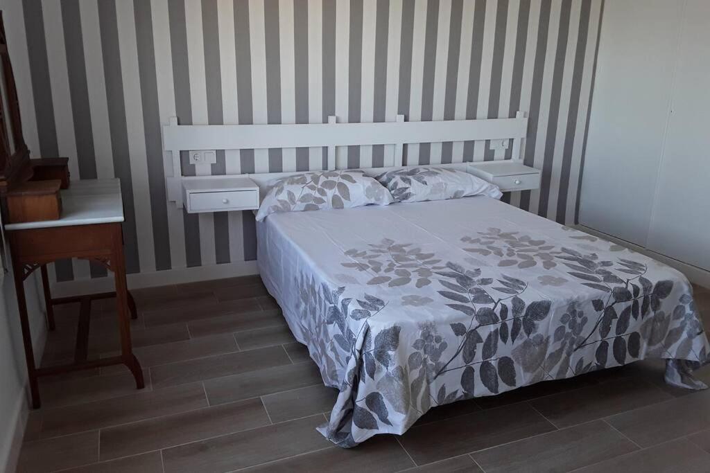 Piso En Primera Linea Con Wifi Y Vistas Al Mar Appartement Lo Pagán
