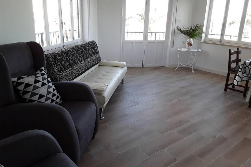 Piso En Primera Linea Con Wifi Y Vistas Al Mar Appartement Lo Pagán